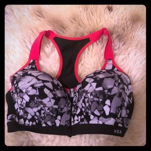 34D Victoria’s Secret zip-front sports bra